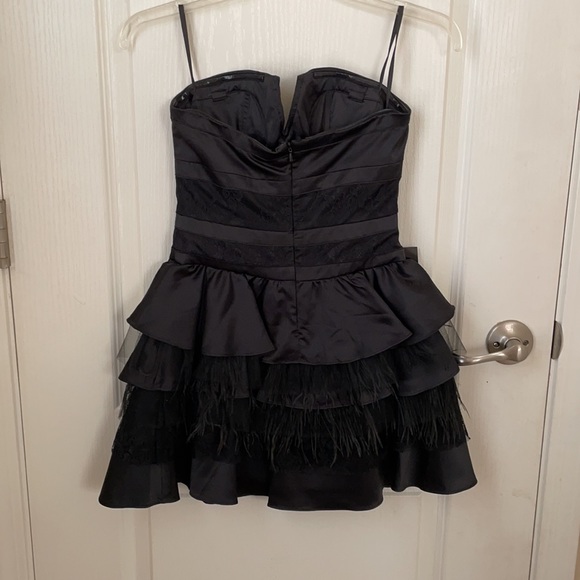 Bebe Randi STRPLESS RFL&FThR DRESS size XXS - Picture 2 of 6